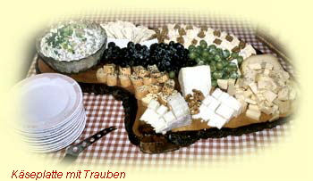 K�seplatte mit Trauben